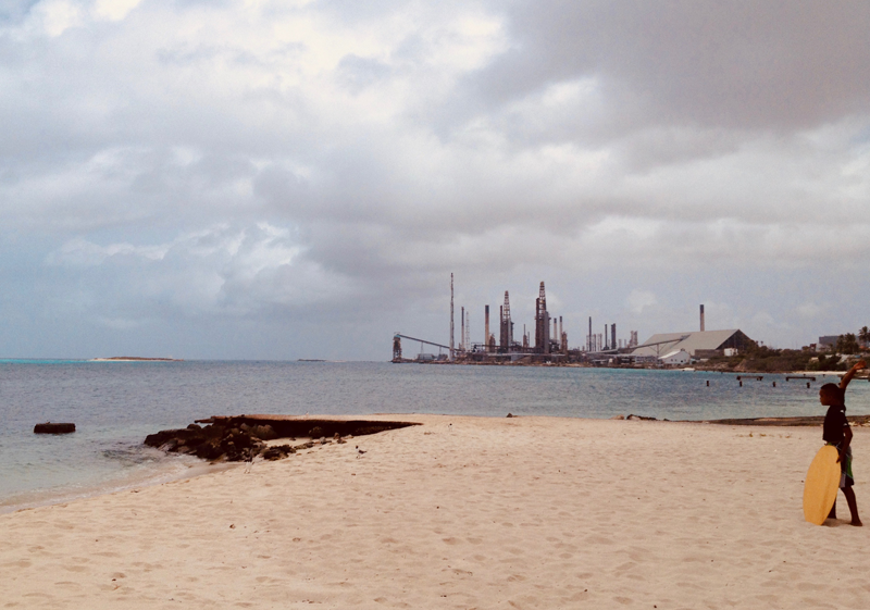 Oil refinery in Aruba (Photo: Chelsea Schields)